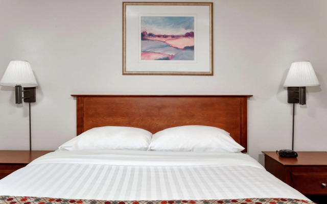 Super 8 by Wyndham Caraquet