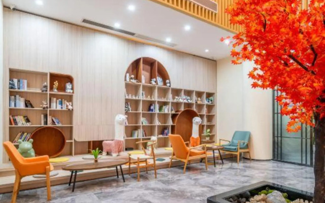 Xinyue Hotel (Liaobu Wanrun Plaza)