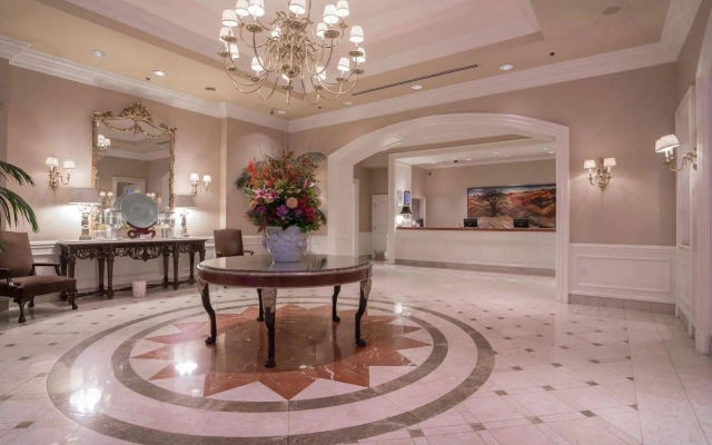 La Grande Residence at the Sutton Place Hotel