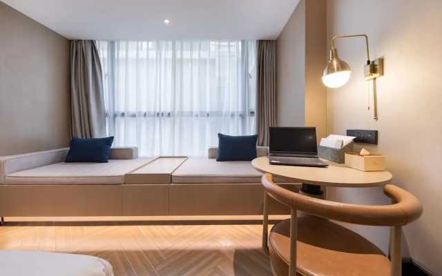 GZ Baiyun Airport MeHood Liz Hotel T1
