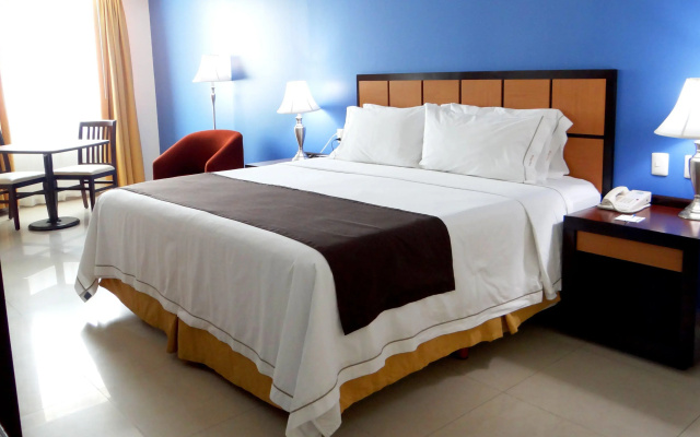 Holiday Inn Express Paraiso Dos Bocas by IHG