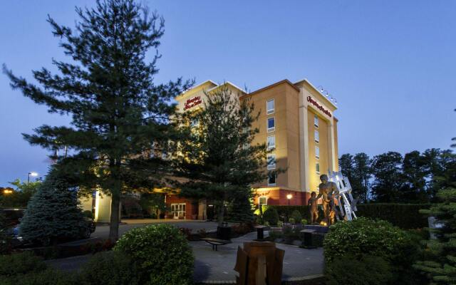Отель Hampton Inn & Suites Staten Island США, Нью-Йорк - отзывы, цены и фото номеров - забронировать отель Hampton Inn & Suites Staten Island онлайн вид на фасад