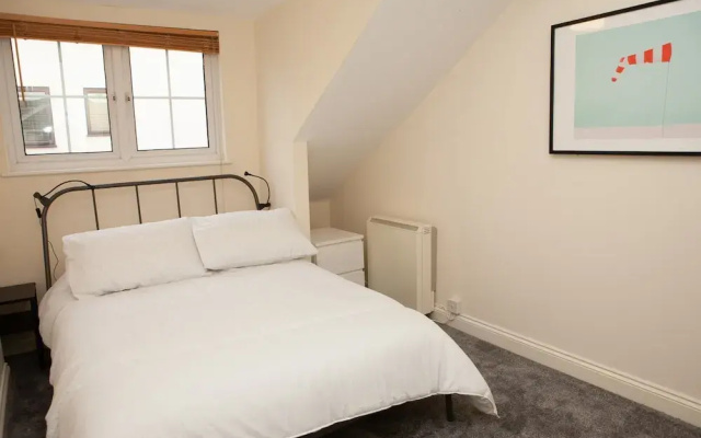 2 Bedroom Bristol House Near Gloucester Road