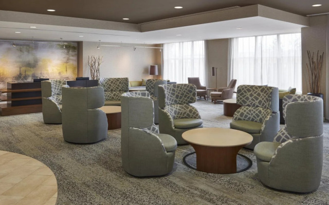 Courtyard by Marriott Kingston Highway 401/Division Street
