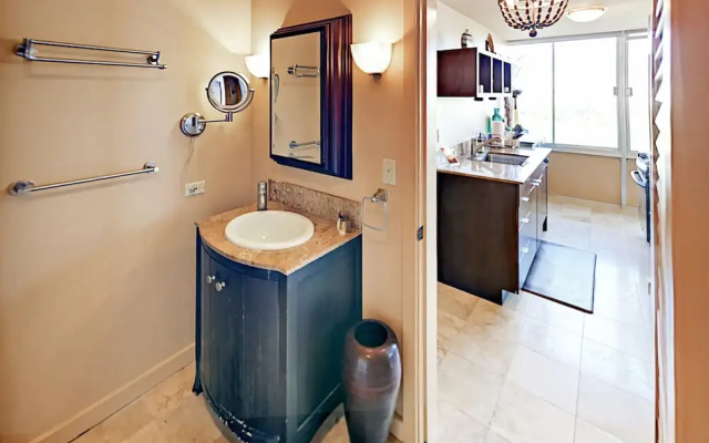 Waikiki Getaway - Studio Condo