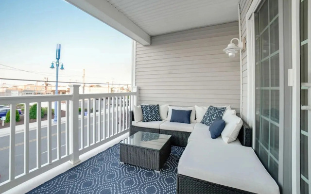 Walk to Beach & Boardwalk! Wildwood Getaway