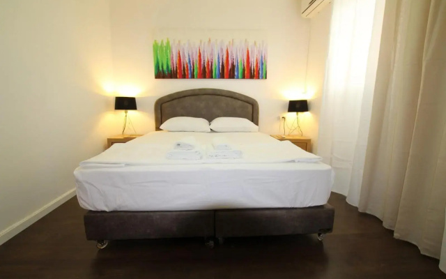 Isramax 3BR apartment near the sea.