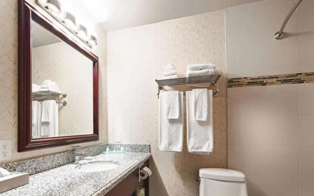 Days Inn by Wyndham Redwater