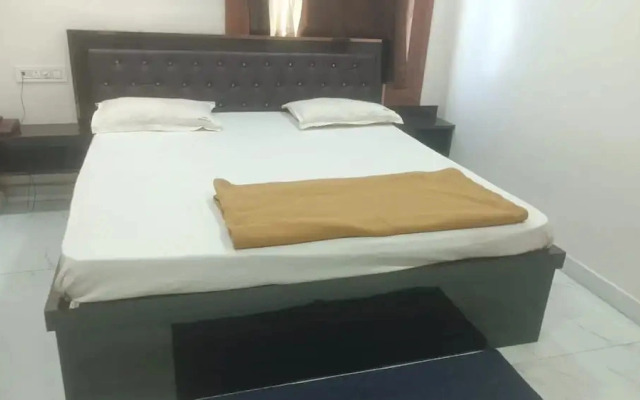 Hotel Abhishek Inn