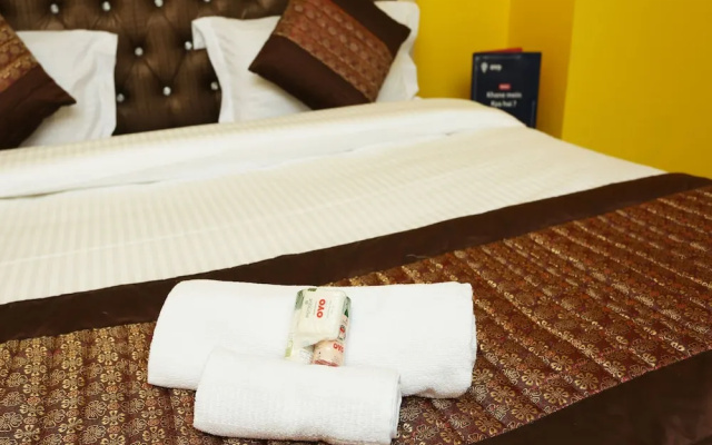 OYO 8438 DSR Residency