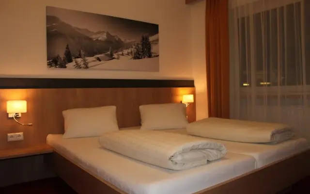 Pension Falch Roman