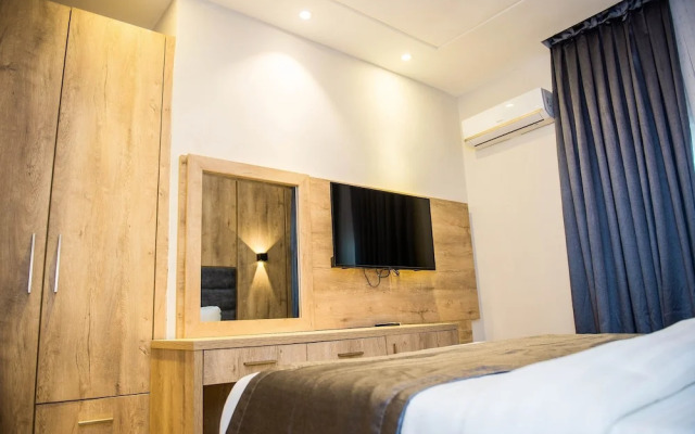 Pinnatech Suites
