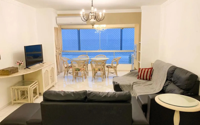 Apartamento Itapema na Av principal à 50 m da praia