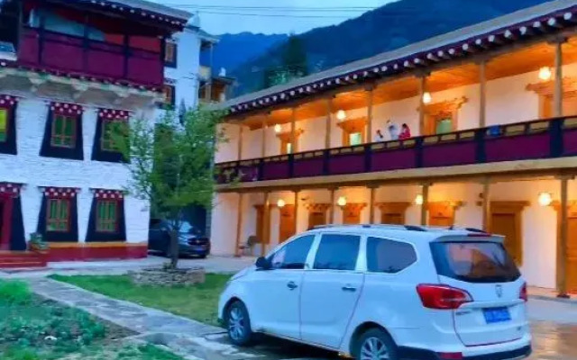 Danba Cosa Xikang Homestay