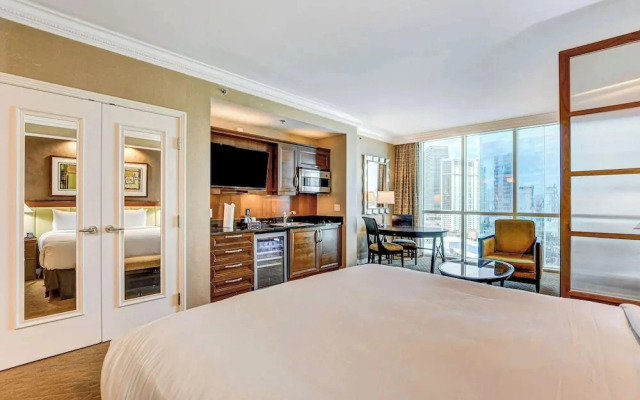 Incredible Studio Strip Views 10609