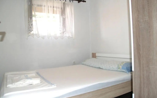 One Bedroom Apartment Alma, Sleeps 4