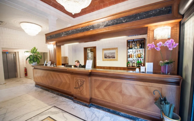 Hotel Embassy