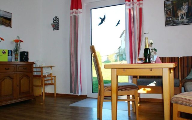 Comfortable Home With Large Sunny Garden In Beautiful Surroundings