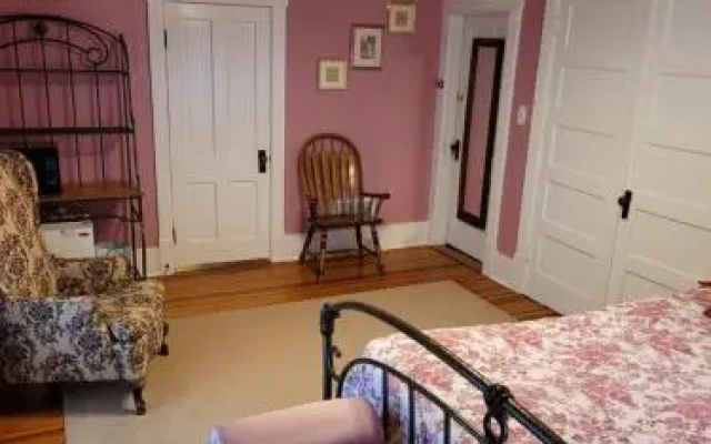 Prairie House Manor