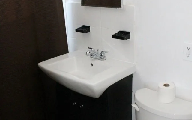 Adib Apartments - 630 Cummings Ave, Unit 11