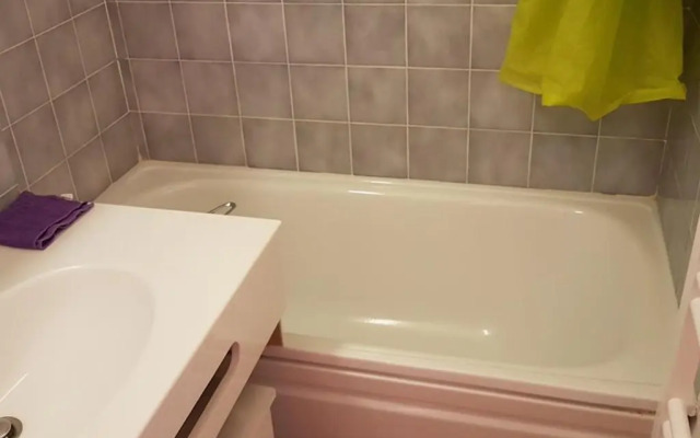 Appartement Le Biot, 2 pièces, 6 personnes - FR-1-573-56
