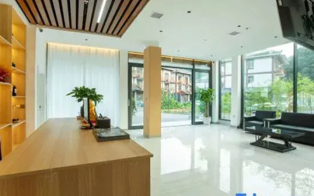 Jianshan Boutique Stay (Libo Xiaoqikong Scenic Area West Gate)