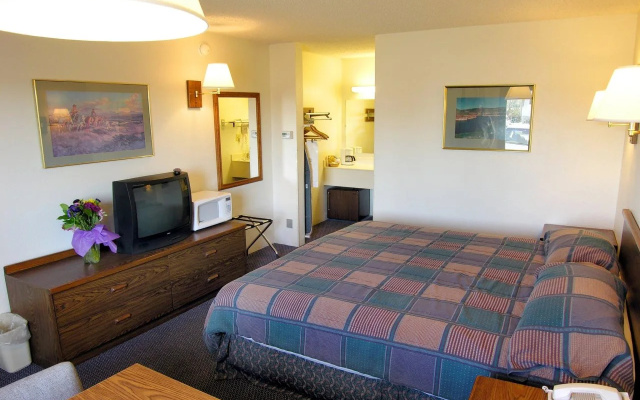 Sundowner Inn Forsyth I 94