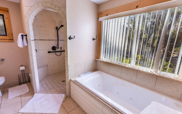 Mystic Hill Suites