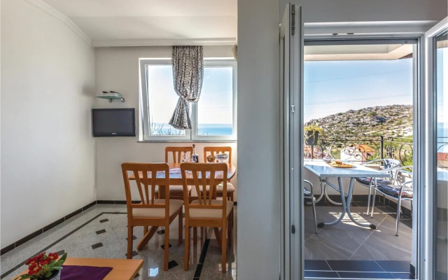 Beautiful Home in Makarska With Wifi and 1 Bedrooms