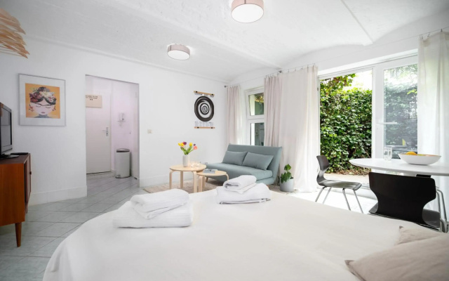 City Hideaway with Terrace