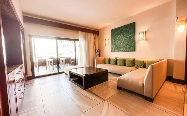 AT 2233 Amazing with Enormous Terrace & PrivatePool