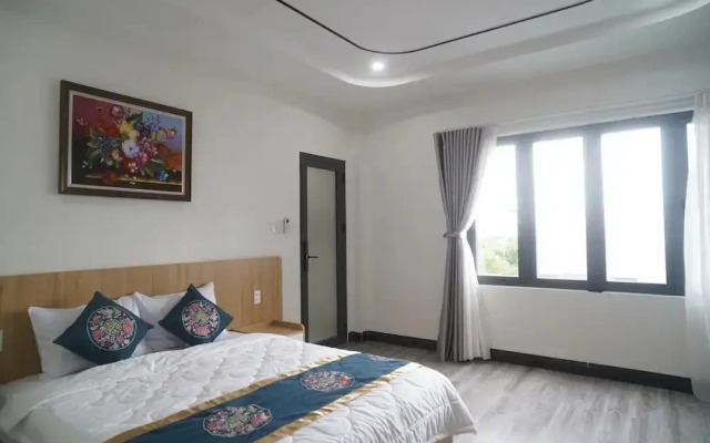 Queen Luxury Hotel