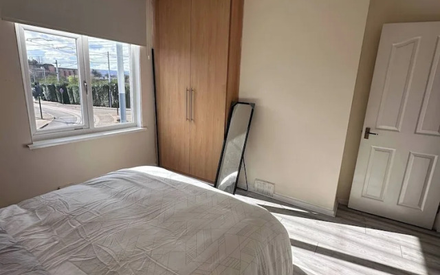 Spacious 3-bed Home at the Heart of Sheffield S2
