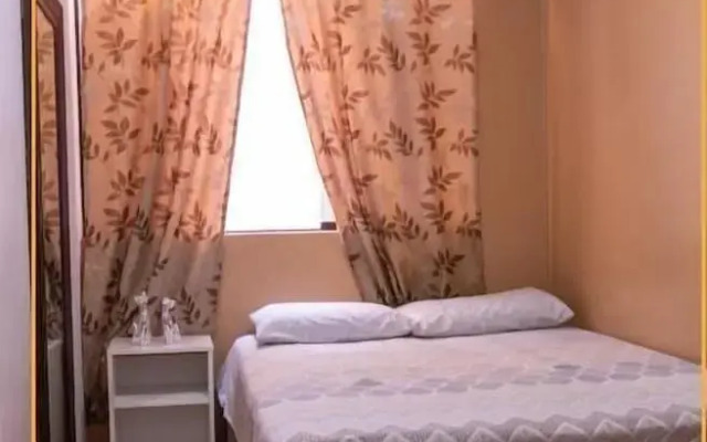 Hostal Paracas I