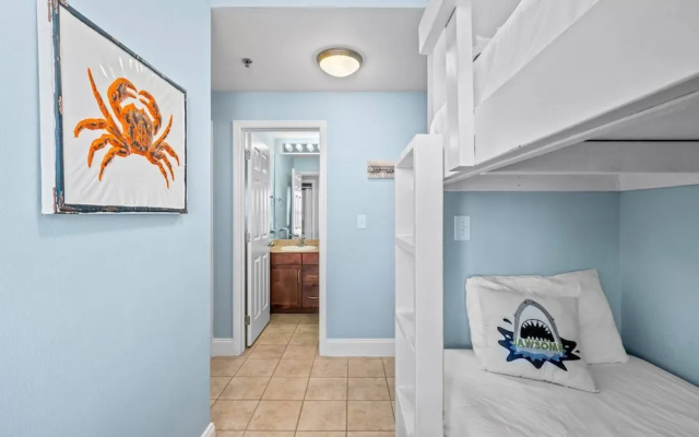 Laketown Wharf 910