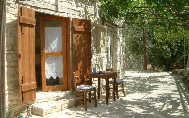 Elenis Cottage