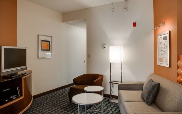 Отель Fairfield Inn And Suites By Marriott Lake City Лейк-Сити комната для гостей