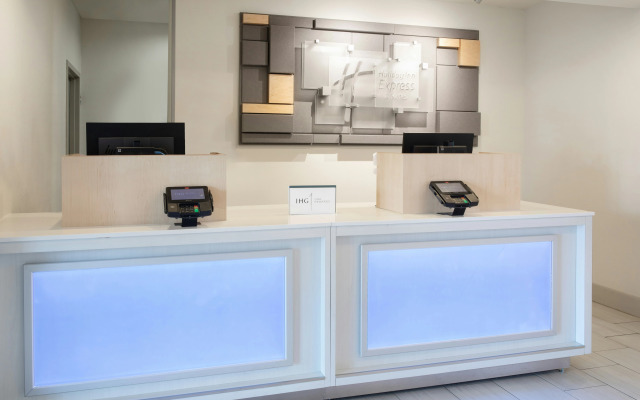 Holiday Inn Express & Suites Tucson by IHG