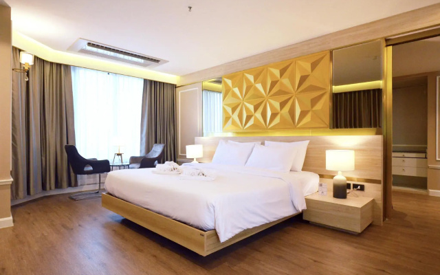 Alexander Hotel