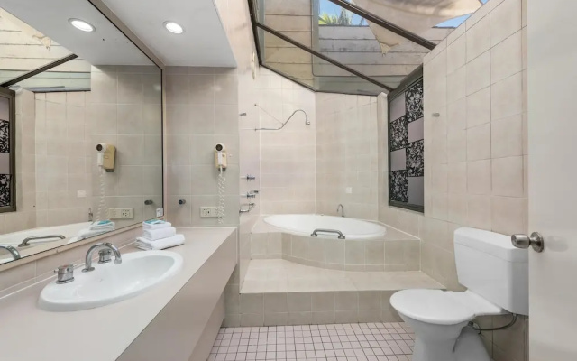 Tropical Spa Bure