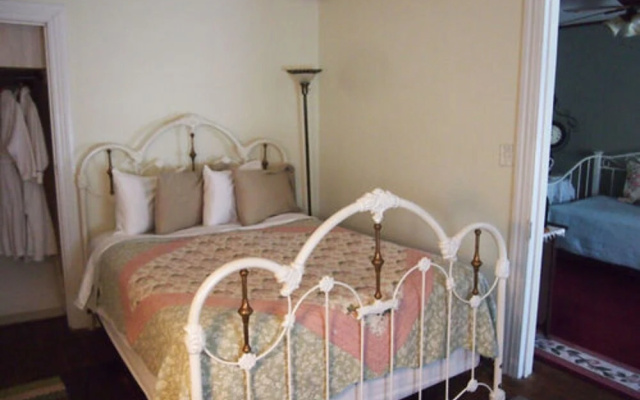 The Maid's Quarters Bed Breakfast & Tearoom