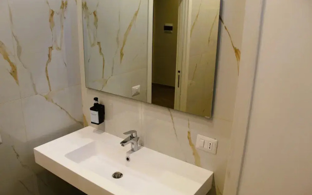 Blackwoody Contemporary Rooms - Toledo