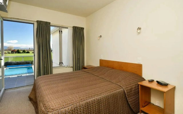 Parkside Motel