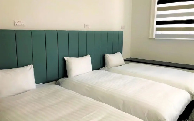 1 Temple Court