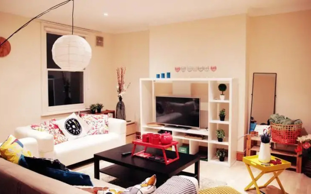 Family 3 Bedroom Home in Maida Vale