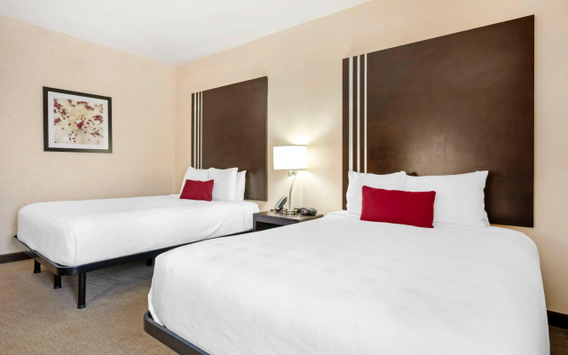 Best Western Plus Howe Inn
