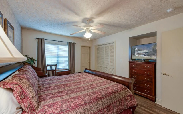 Roaring Romance - Two Bedroom Condo