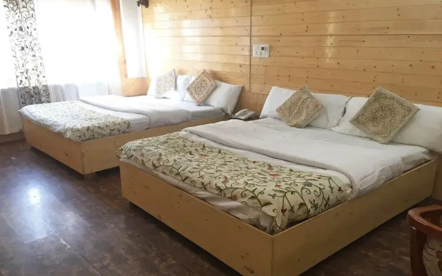 Hotel Fifth Season by OYO