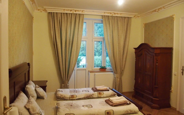 Lira Apartments