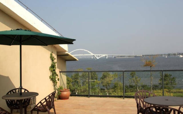 Отель Xiamen Fengshui Sailing Club & Resort Китай, Сямынь - отзывы, цены и фото номеров - забронировать отель Xiamen Fengshui Sailing Club & Resort онлайн балкон